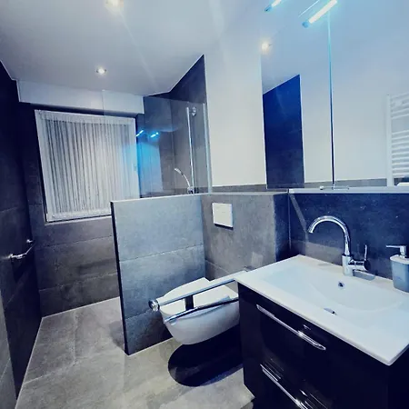 Apartment Haus Mit 6