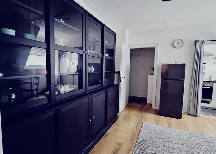 Haus Mit 6 アパート