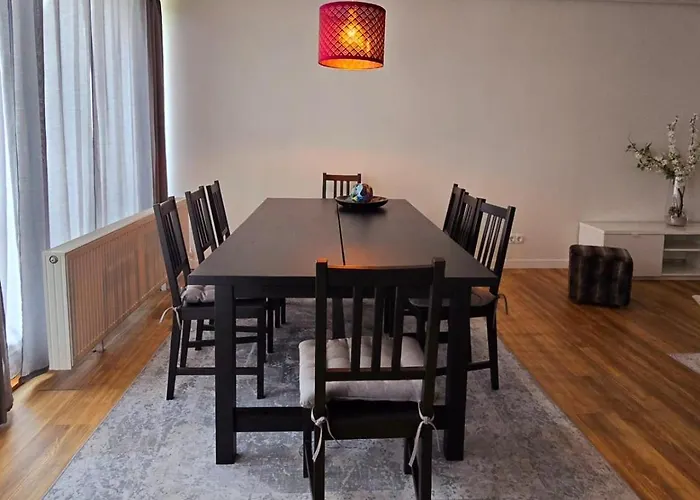 Haus Mit 6 アパート *